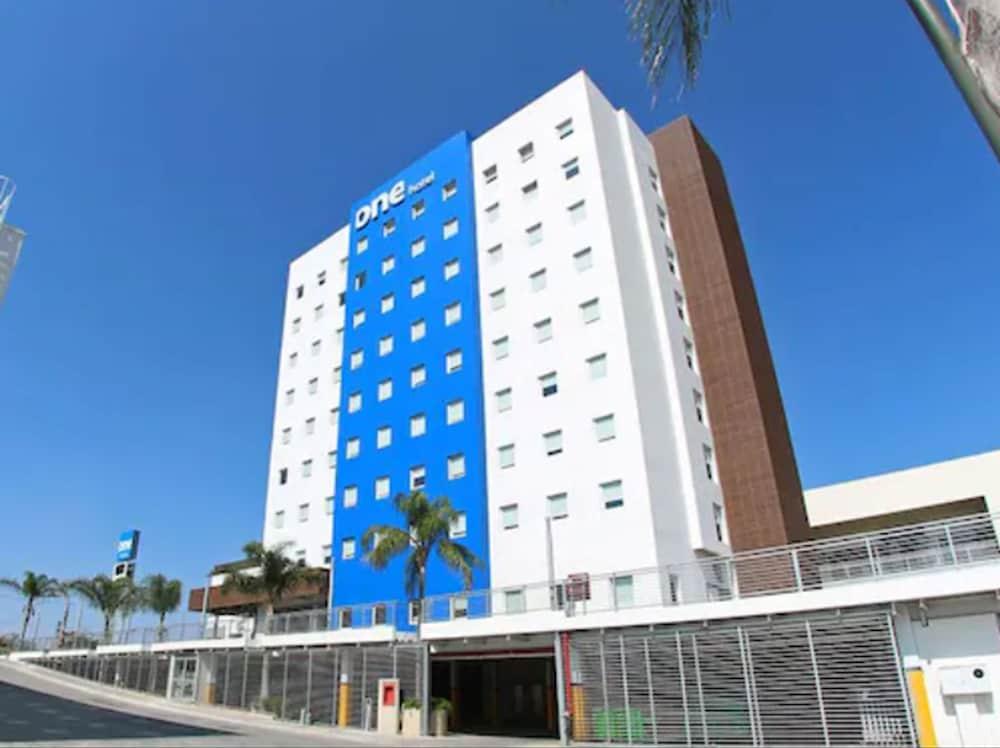 One Guadalajara Periferico Norte Jacotepec Экстерьер фото