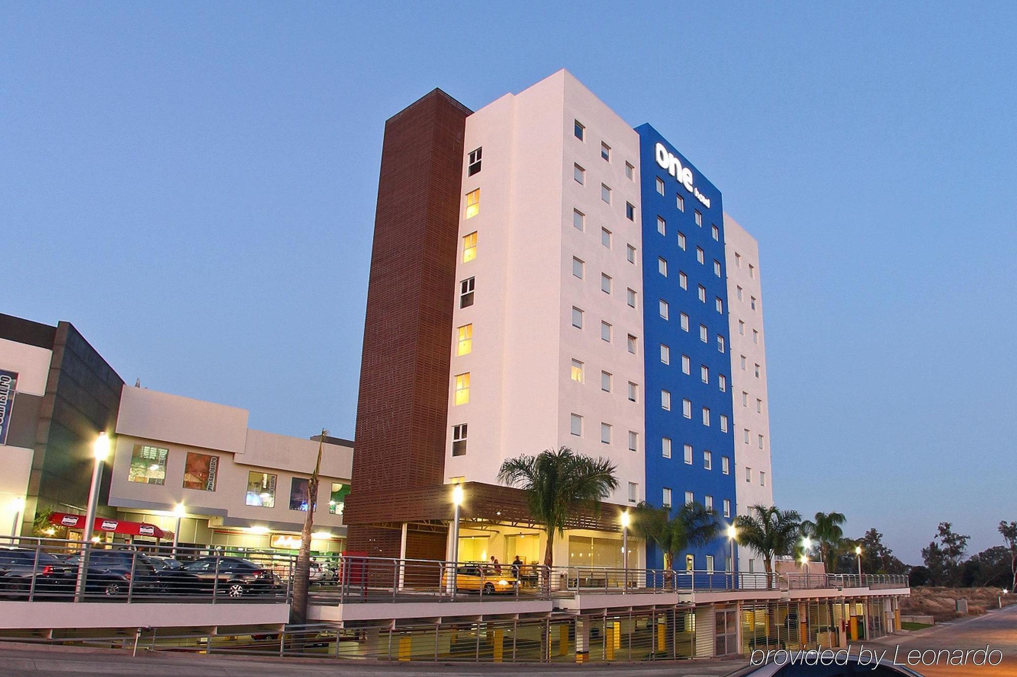 One Guadalajara Periferico Norte Jacotepec Экстерьер фото